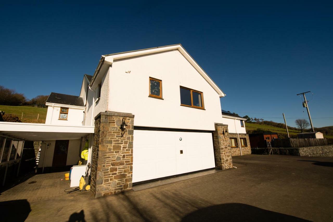 Y Grange Acomodação com café da manhã Llanfihangel-y-Creuddyn Exterior foto