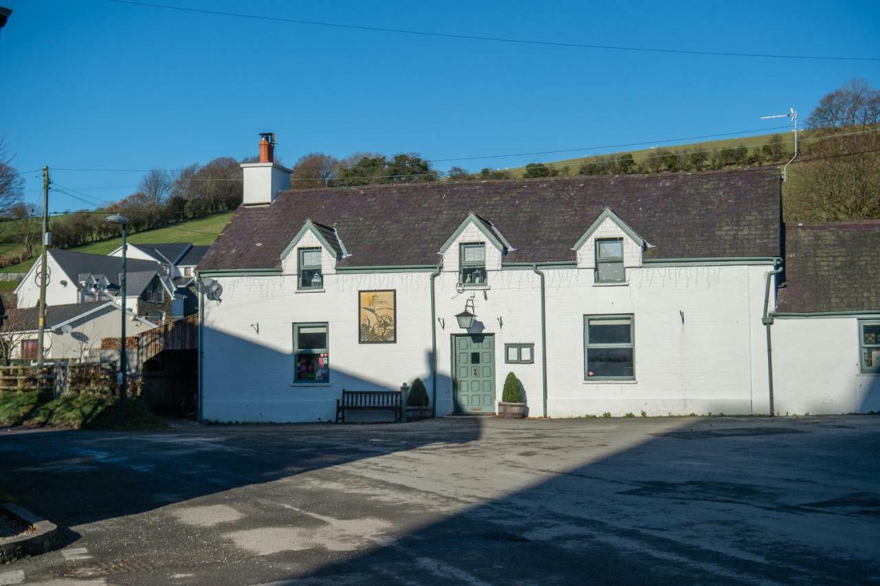Y Grange Acomodação com café da manhã Llanfihangel-y-Creuddyn Exterior foto